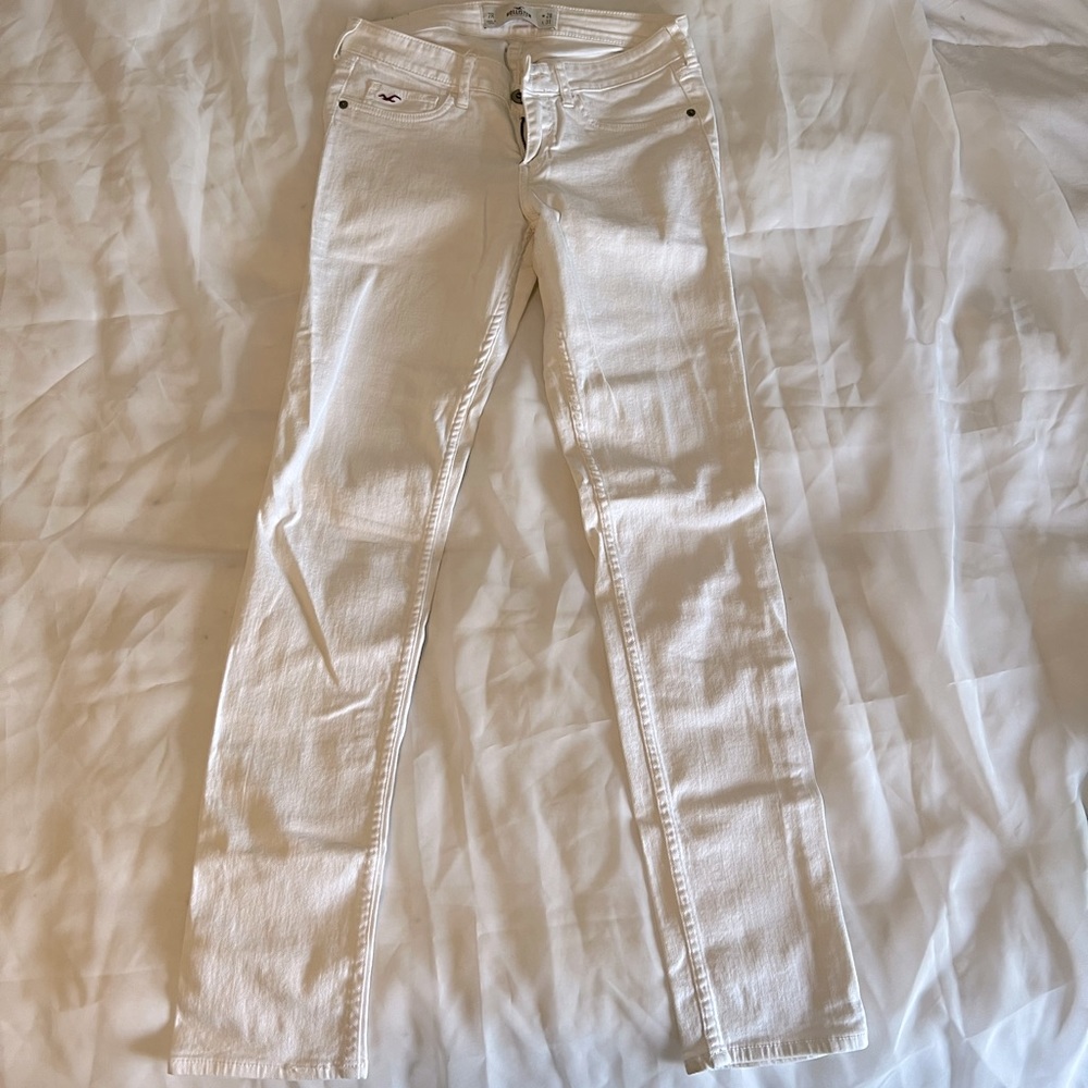 White Hollister skinny jeans (7R)